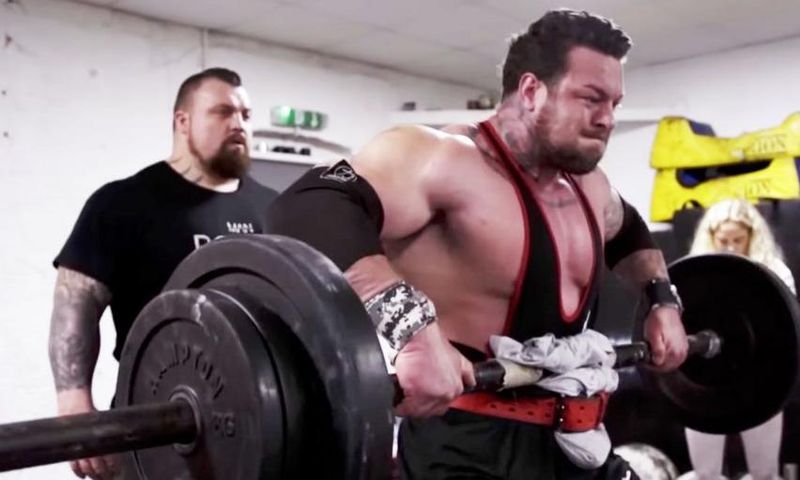 Eddie Hall and a Bodybuilder Did Strongman Events