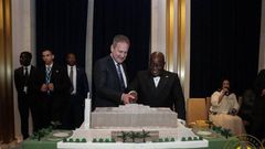 Nana Addo with National Cathedral design