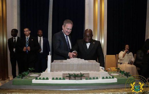 Nana Addo with National Cathedral design