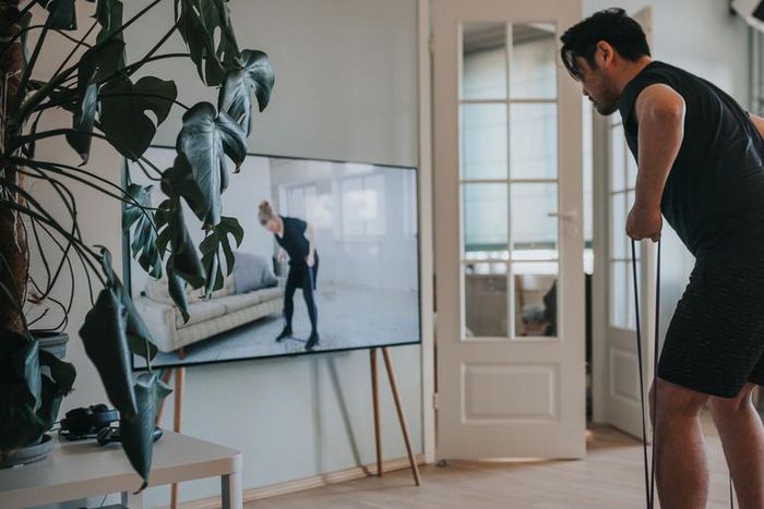 Build Total-Body Muscle Using 1 Resistance Band