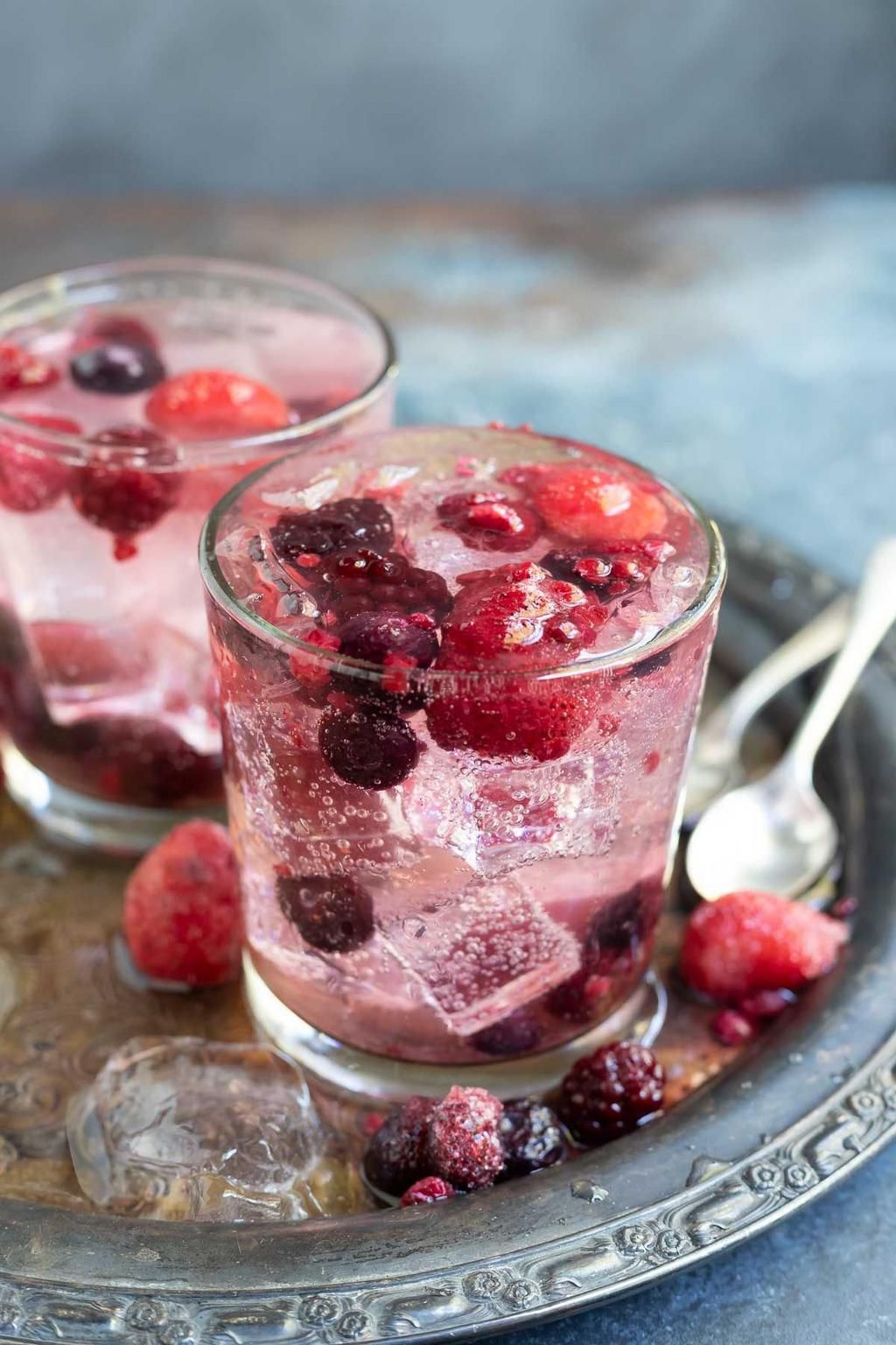 The 15 Best Low-Carb And Keto-Friendly Cocktails You Can Sip On