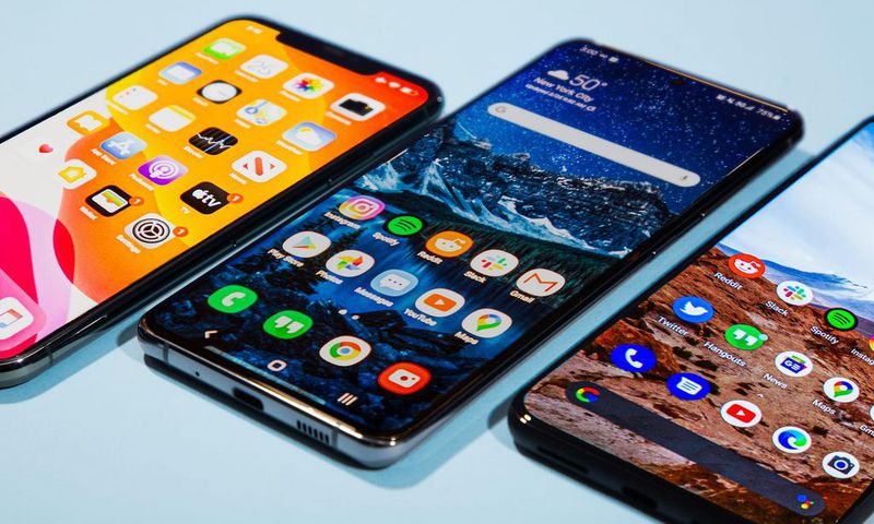 Samsung Galaxy S20 Ultra iPhone 11 Pro Max Google Pixel 4XL smart phone