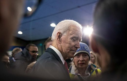Bloomberg Nudges Into a Field Chock Full of Not-So-Sure Bets