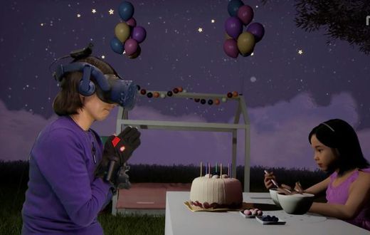 It took eight months of filming and programming to create the virtual Na-yeon (R)