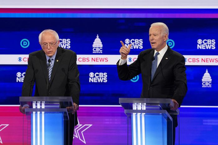 Amid Insults and Interruptions, Sanders Absorbs Burst of Attacks in Debate