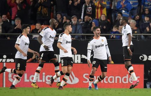 Kondogbia celebrates Valencia's equaliser