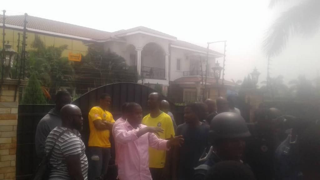 Aggrieved Menzgold customers storm NAM1's house