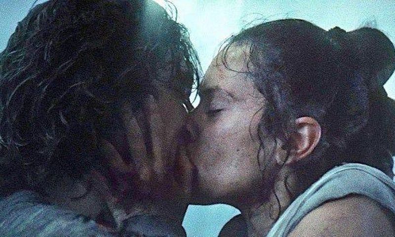 That 'Rise of Skywalker' Kiss Was *Not* Romantic