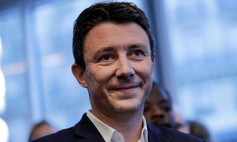 On Wednesday evening, a website published a video with messages addressed to a woman which was said to have come from the former government spokesman