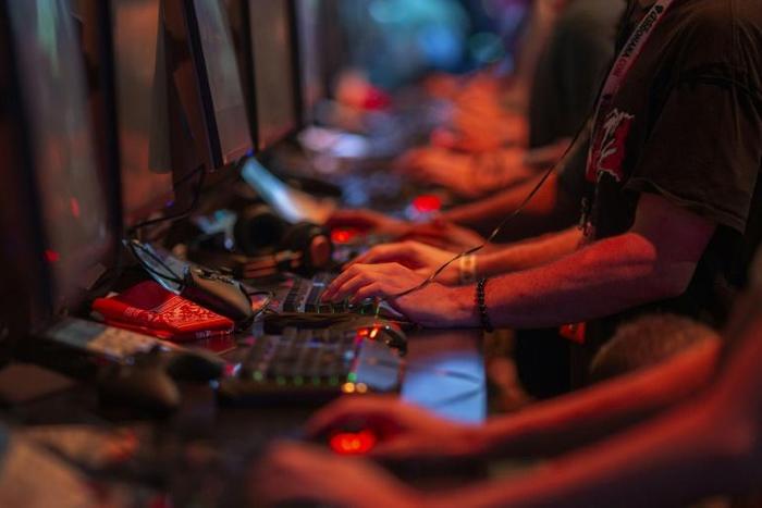 Message boards and social media platforms used by Grand Theft Auto Online gamers have filled with videos and chatter of virtual clashes between Hong Kong pro-democracy supporters and Chinese nationalists