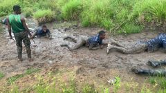 Photos: Customs Officers receive training from Armed Forces on counter insurgency