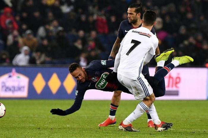 Last year, Neymar went down in the French Cup against Strasbourg