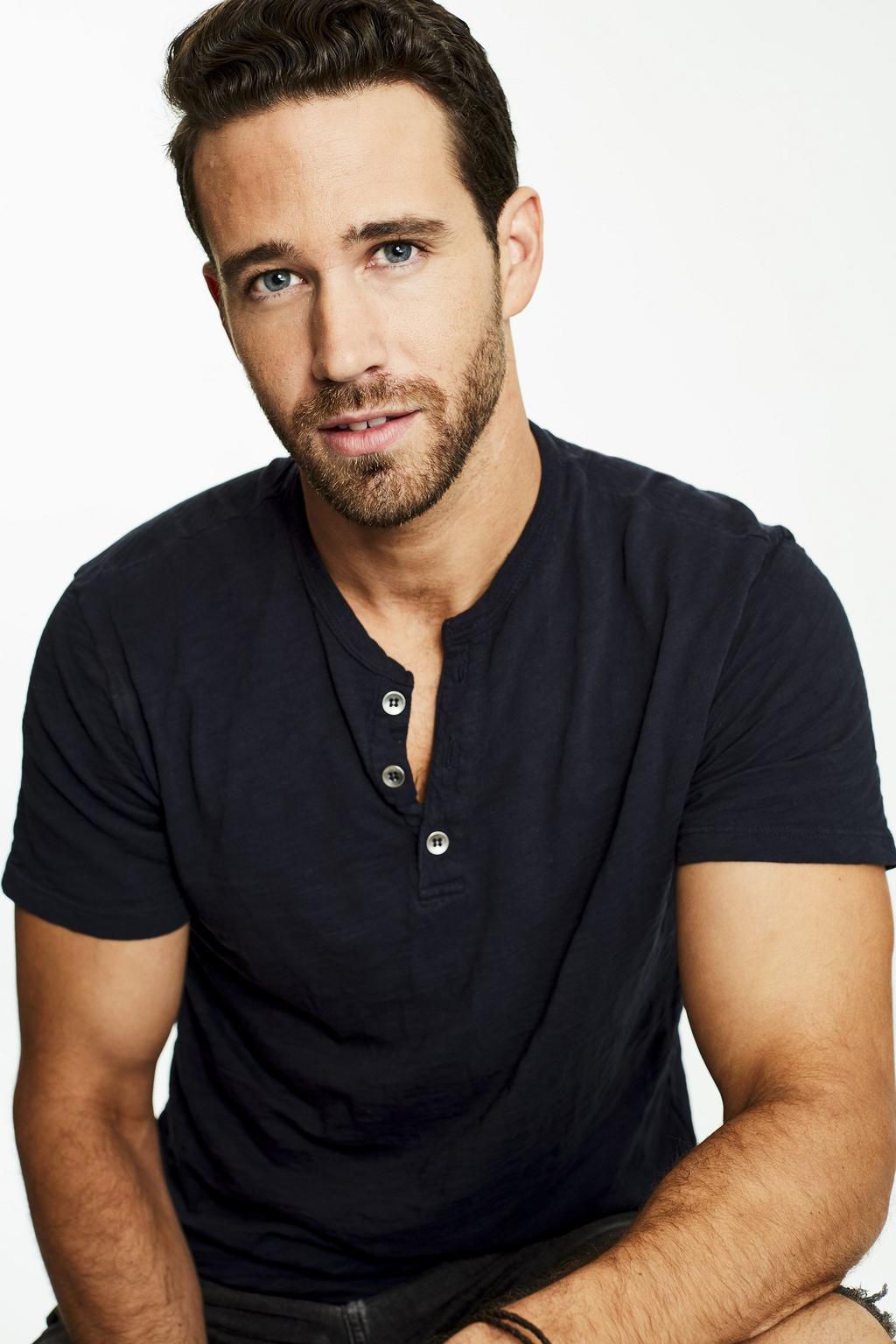 Meet 'The Bachelor Presents: Listen To Your Heart' Cast Of Singing Singles