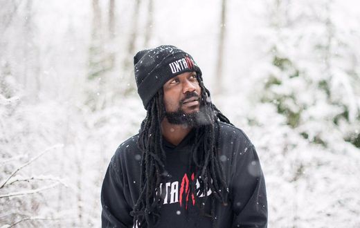 Headmaster prevents Samini from speaking to students due to his dreadlocks