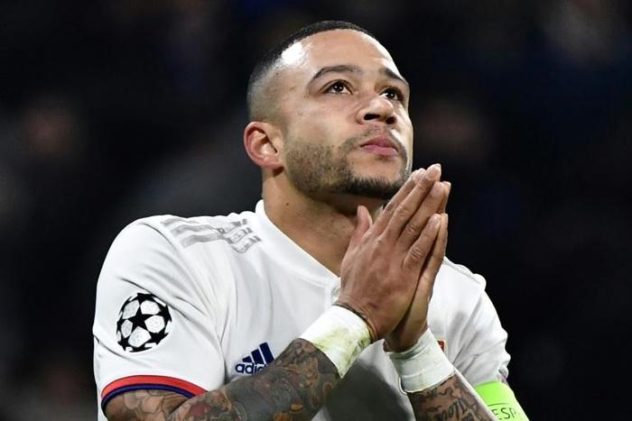 Memphis Depay could be left praying to get fit in time for Euro 2020 after a potential cruciate ligament injury