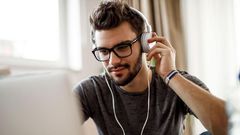 4 Easy Ways to Fight Loneliness While Isolated