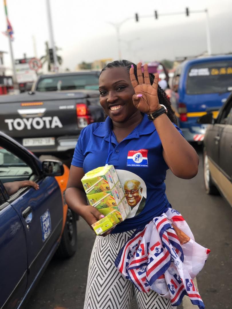 NPP lady sells in traffic