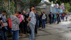 Jobseekers at an employment fair in Rio de Janeiro in June 2019 -- Brazil's economy grew by a better-than-expected 0.6 percent in the third quarter, but unemployment still affects 12.4 million Brazilians