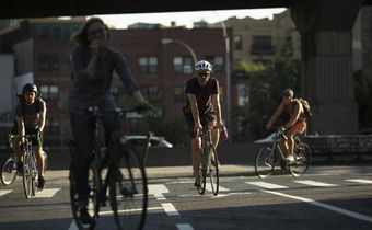 Experts Back Mandatory Bike Helmets but Not All Cyclists Are Sold