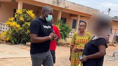 Dumelo donates to woman