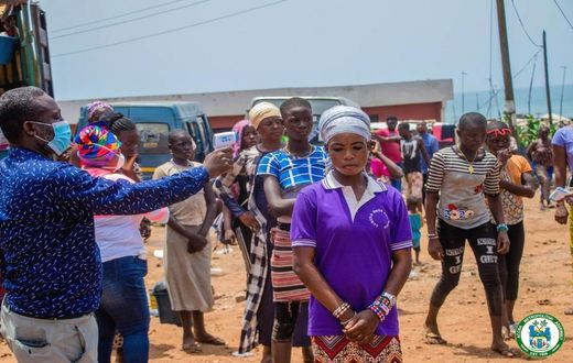 Gov’t to halt food distribution in areas where social distancing is not observed