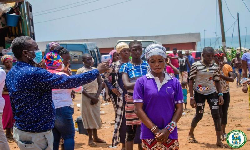 Gov’t to halt food distribution in areas where social distancing is not observed