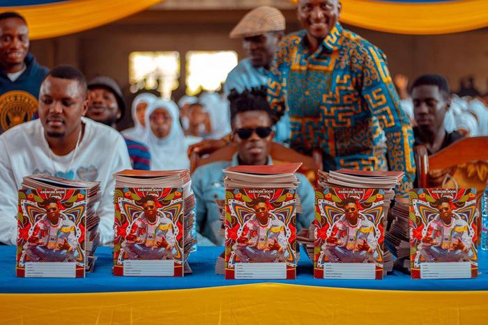 Strongman donates books to AMASS SHS and promises to donate 5,000 books to other schools