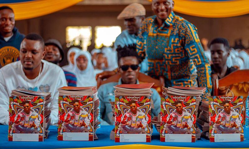 Strongman donates books to AMASS SHS and promises to donate 5,000 books to other schools