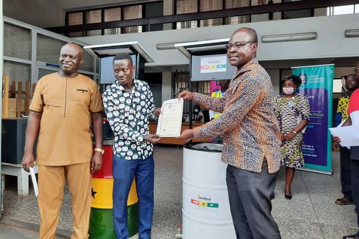 Automated hand washing machine