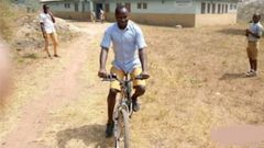 This blind man rides bicycle perfectly as if he was able-bodied
