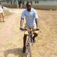This blind man rides bicycle perfectly as if he was able-bodied