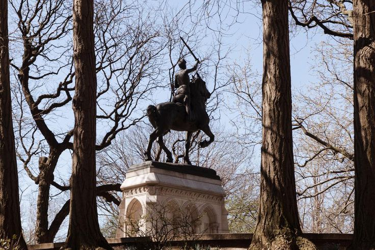 Take a (Solo) Stroll. Your Next Art Fix May Be Around the Block.