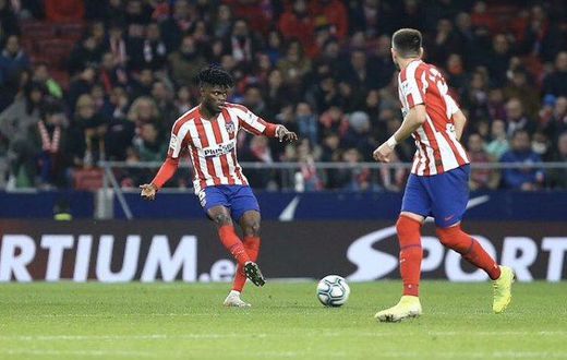 Fans heap praise on Thomas Partey after Liverpool masterclass