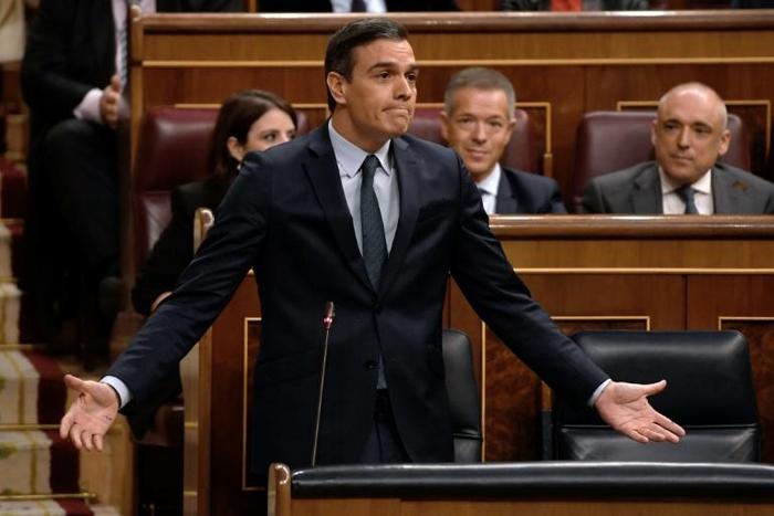 Spanish caretaker prime minister Pedro Sanchez looks set to be re-appointed Tuesday by a simple majority of MPs
