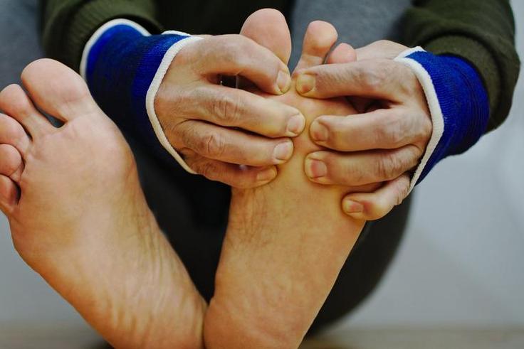2 Steps to Solve Your Toe Pain