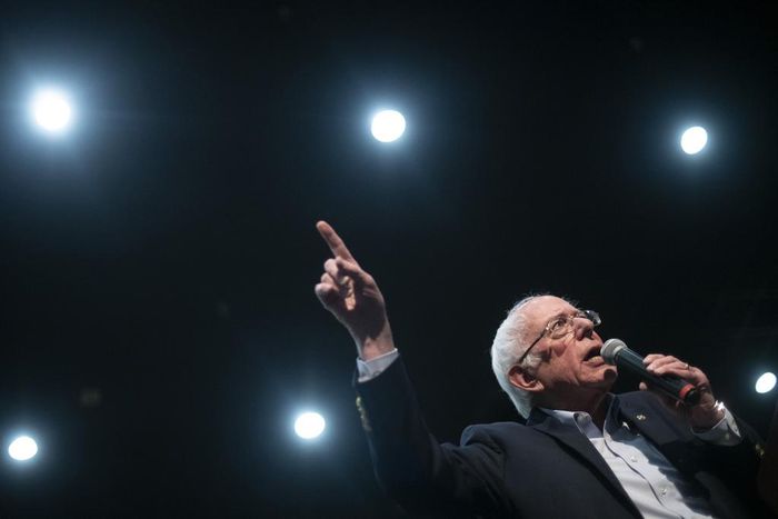 Fresh Attacks on Sanders as Moderates Grow Worried