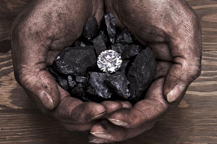 Dr. Pimple Popper Removes a 'Diamond Mine' Keloid