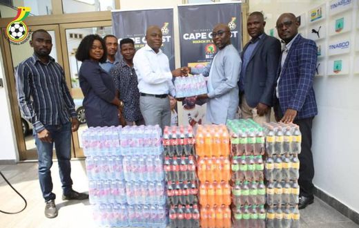 Special-Ice-donates-to-GFA