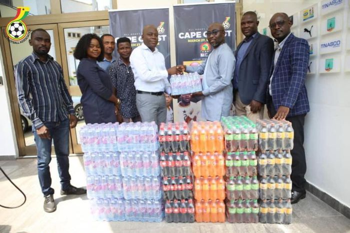 Special-Ice-donates-to-GFA