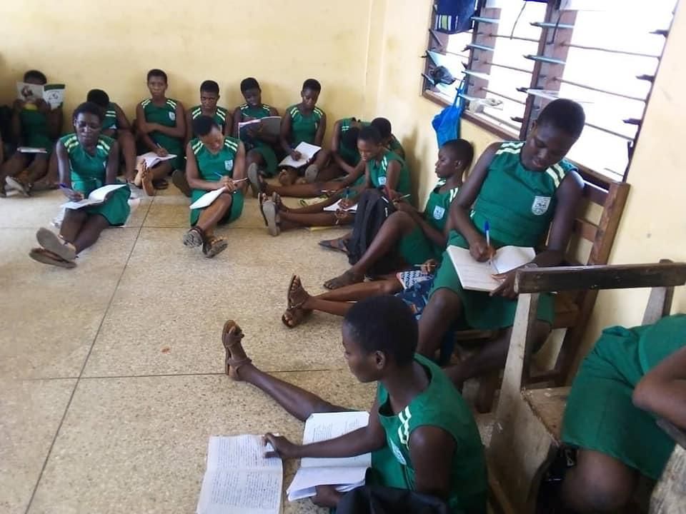 Ningo Senior High-Technical School lacks furniture