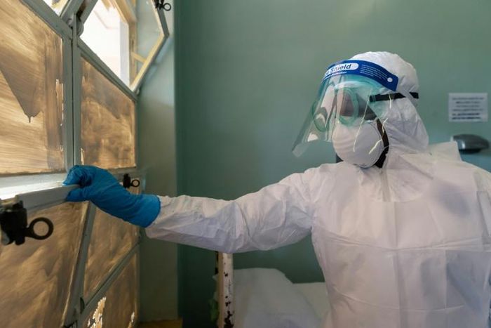 A man who was admitted to the Wilkins Infectious Diseases Hospital in Harare for coronavirus testing escaped, eluding medical staff