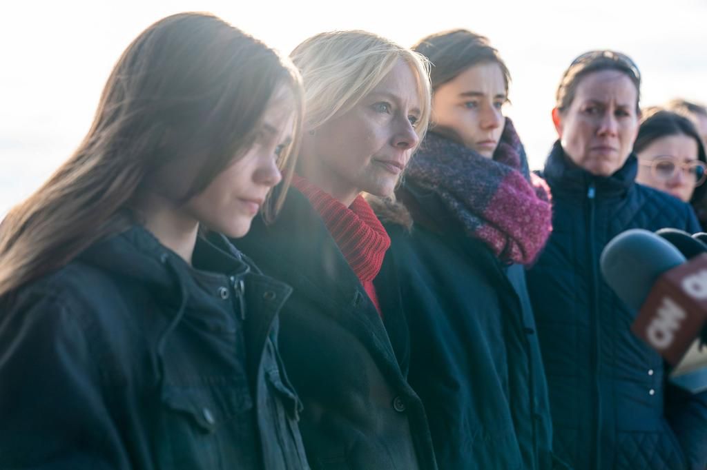 Oona Laurence, Amy Ryan, and Thomasin McKenzie in Lost Girls.