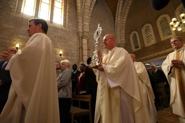 The wooden fragment said to be from the crib of the Infant Jesus is returning to Bethlehem more than a thousand years after it was sent to Rome