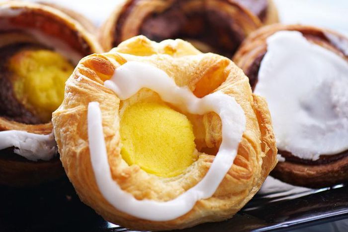 Dr. Pimple Popper Punches Hole in Cheesy Cyst