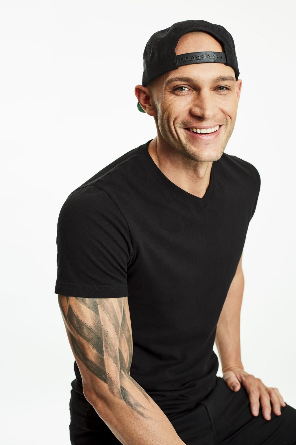 Meet 'The Bachelor Presents: Listen To Your Heart' Cast Of Singing Singles