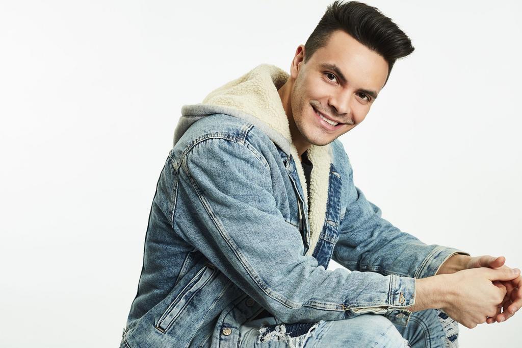 Meet 'The Bachelor Presents: Listen To Your Heart' Cast Of Singing Singles