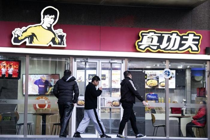 The Real Kung Fu chainis being sued by the company that looks after Bruce Lee's estate for alledly using his image in a logo without permission