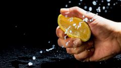 There’s Only One Right Way to Squeeze a Lemon
