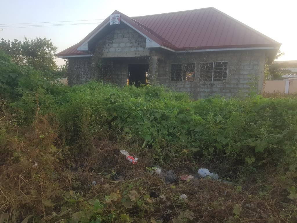 Police station at Adjei-Kojo left to rot