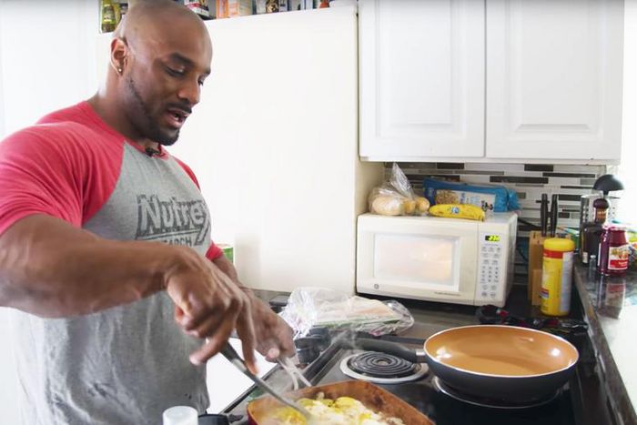What a Pro Bodybuilder Eats for Breakfast